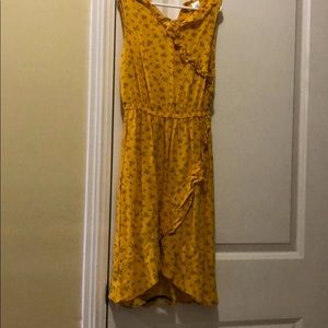 Flowered girls dress.  Great quality